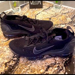 NIKE AIR VAPORMAX 2021 FLYKNIT RUNNING SHOE - SZ 9.5 MENS